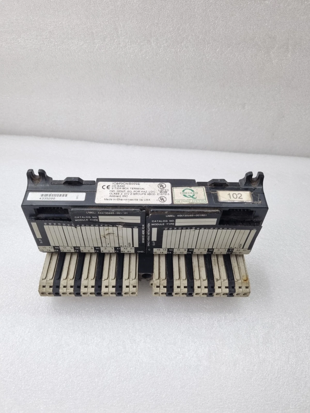 GE FANUC IC670CHS002E I/O BASE 2 TIER BOX TERMINAL MADE IN USA